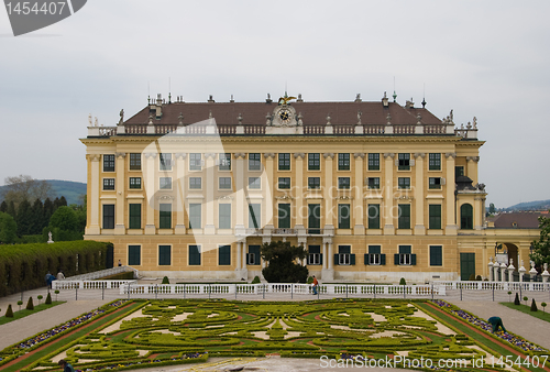 Image of Schoenbrunn Castle in Vienna, Austria