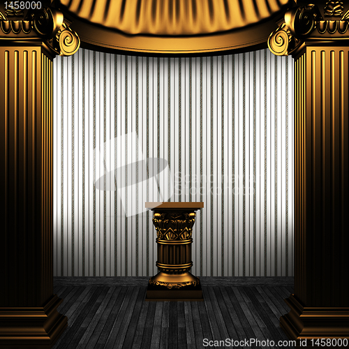 Image of bronze columns, pedestal and wallpaper