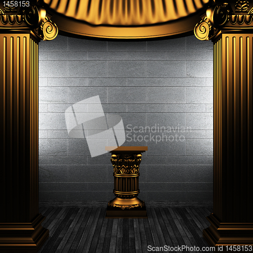 Image of bronze columns and pedestal