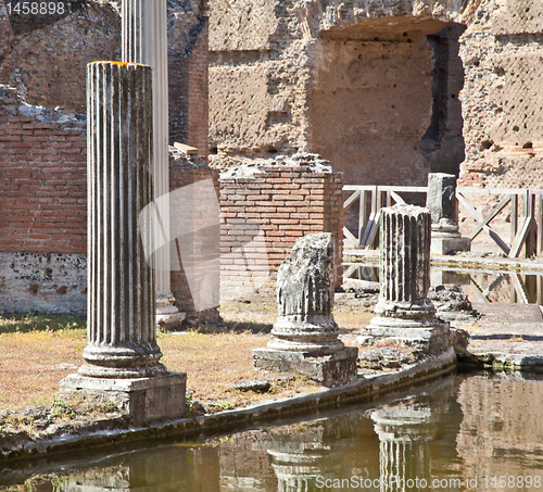 Image of Roman columns