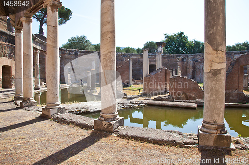 Image of Roman columns