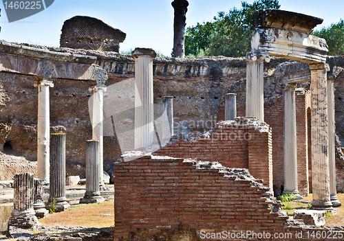 Image of Roman columns