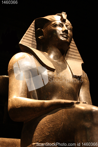 Image of Egyptian statue - pharaoh entire