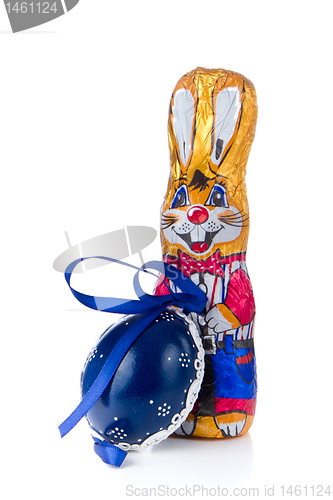 Image of easter bunny with egg
