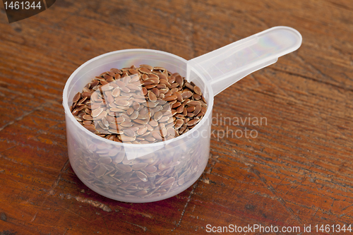 Image of brown flax seeds