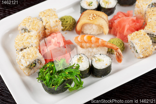 Image of sushi set