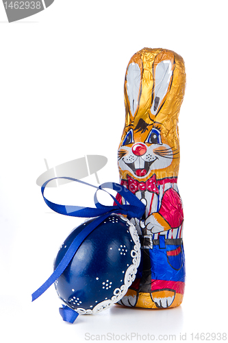 Image of easter bunny with egg