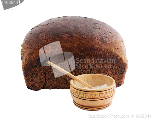 Image of brown bread with salt