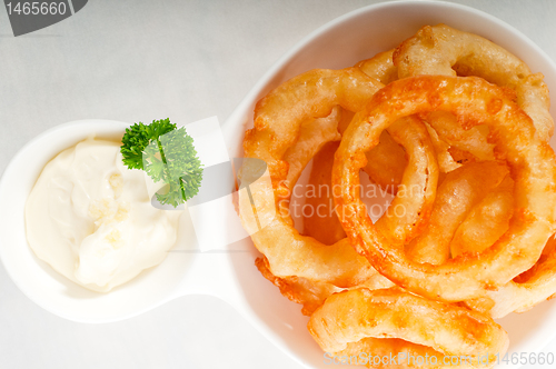 Image of golden deep fried onion rings 