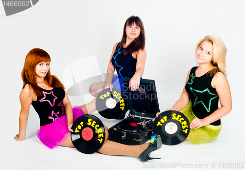 Image of Three pretty girls with gramophone