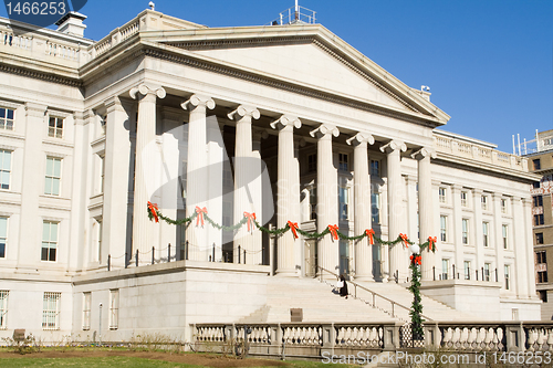 Image of Treasury Building in Washington DC Decorated Christmas Red Bow G