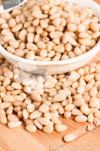 Image of pine nuts in bowl 