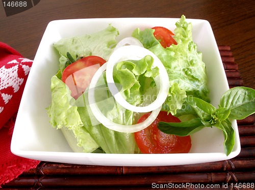 Image of Salad of lettuce and tomato