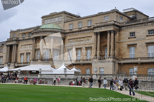 Image of Buckingham Palace in London