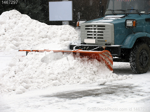 Image of snow-removal car