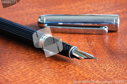 Image of fountain pen