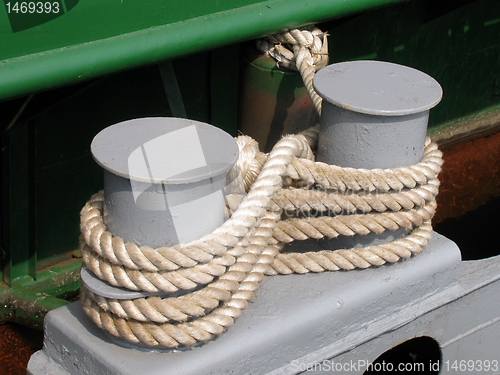 Image of mooring on berth