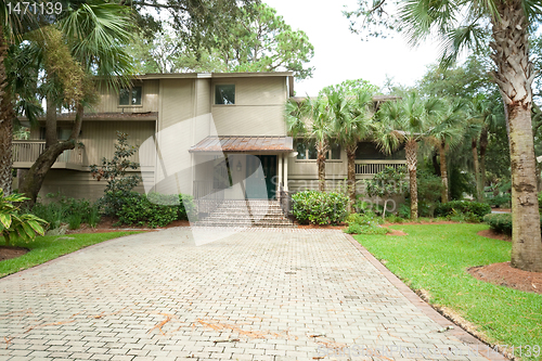 Image of Modern Single Family Home, Driveway, Hilton Head South Carolina