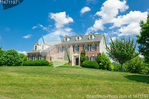 Image of Hillside Single Family House Georgian Colonial