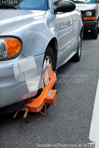 Image of XL Car Boot on Tire, Failed to Pay Parking Ticket