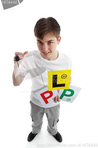 Image of Teenager with learner driver licence plates 