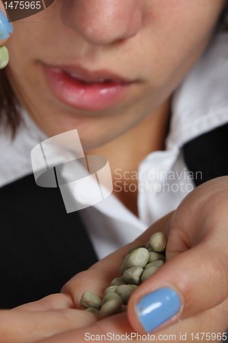 Image of counting calories / peas