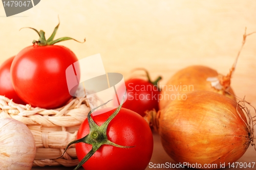 Image of tamatoes and garlic