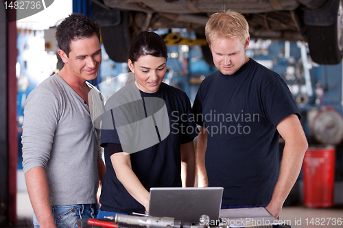 Image of Mechanics with Laptop