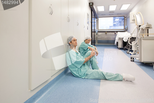 Image of Two Doctors in Hallway