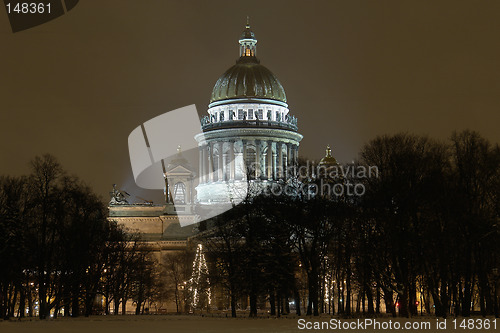 Image of Saint-petersburg. russsia. the st. isaac's cathedral. view from the alexander's garden