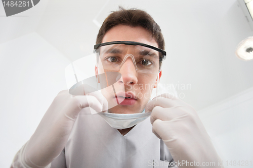 Image of Dentist wearing mask
