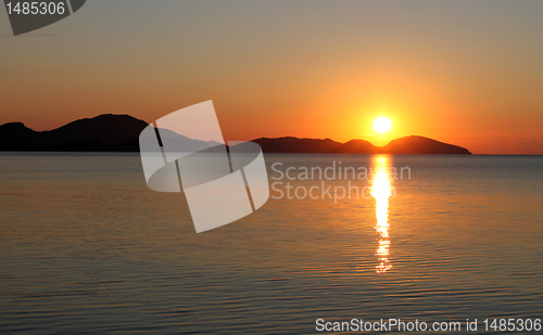 Image of sunrise over sea