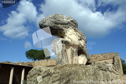 Image of Statue and ruins