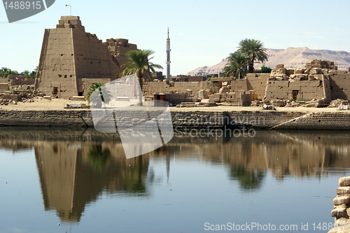 Image of Lake and Karnak temple