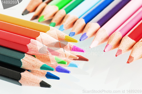 Image of colored pencils 