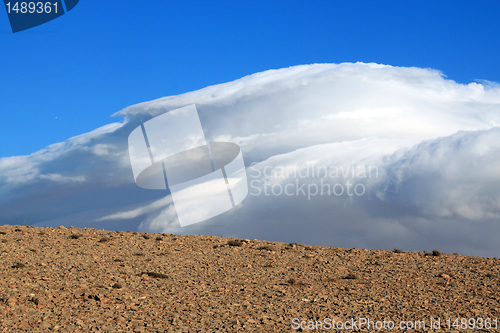 Image of Cloud and desert