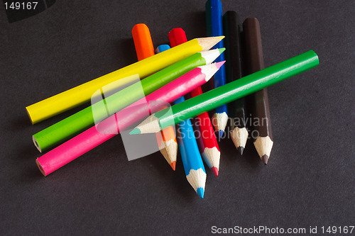 Image of coloured crayons