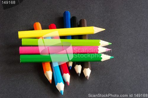 Image of coloured crayons