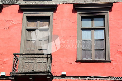 Image of Wall and balcony