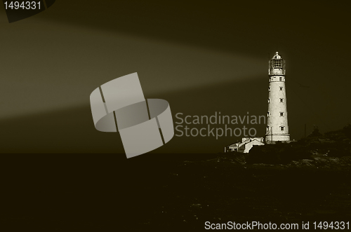 Image of lighthouse at night