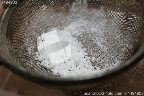 Image of powdered sugar