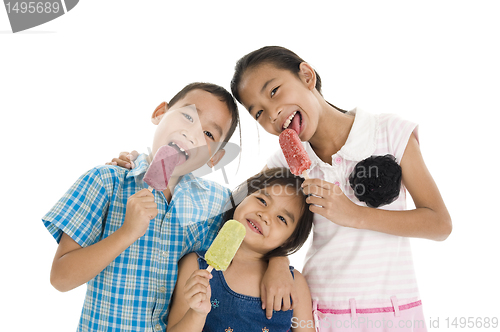 Image of siblings eating ice creams