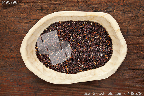 Image of red quinoa grain 