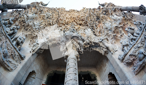 Image of Sculpture in the exterior of the cathedral