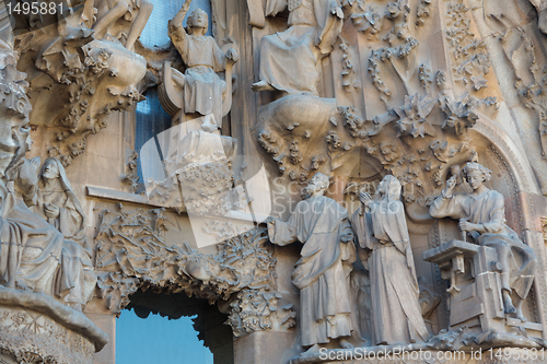 Image of Sculpture in the exterior of the cathedral