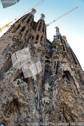 Image of Sculpture in the exterior of the cathedral