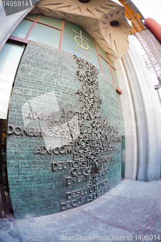 Image of Sculpture in the exterior of the cathedral