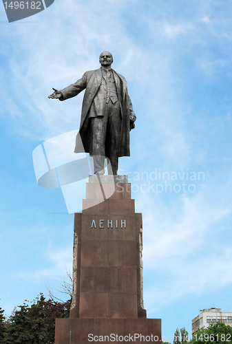 Image of monument to Lenin