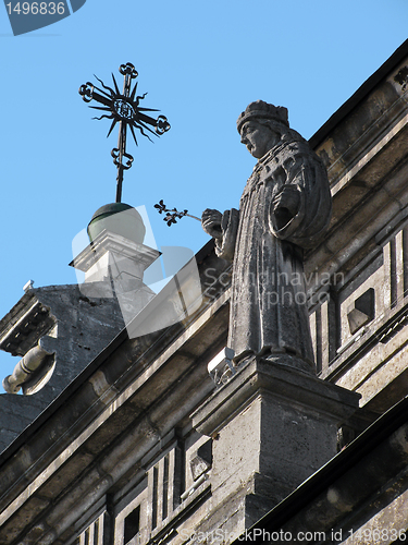 Image of statue on Bernardine Church