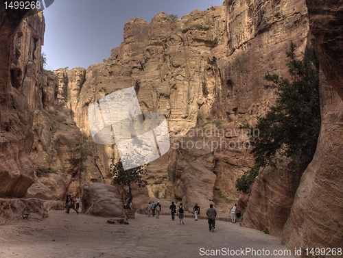 Image of Petra ruins and mountains in Jordan